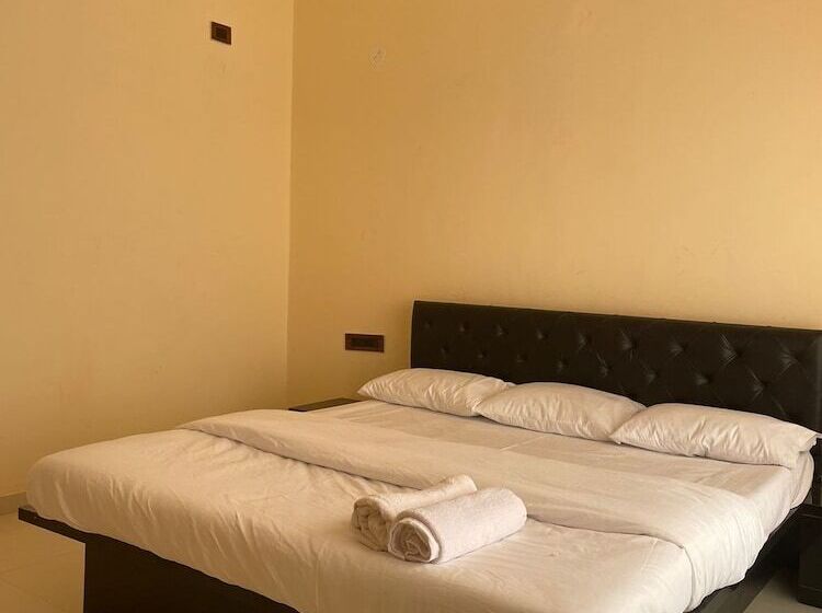 فندق Sandcastle Beach Resort