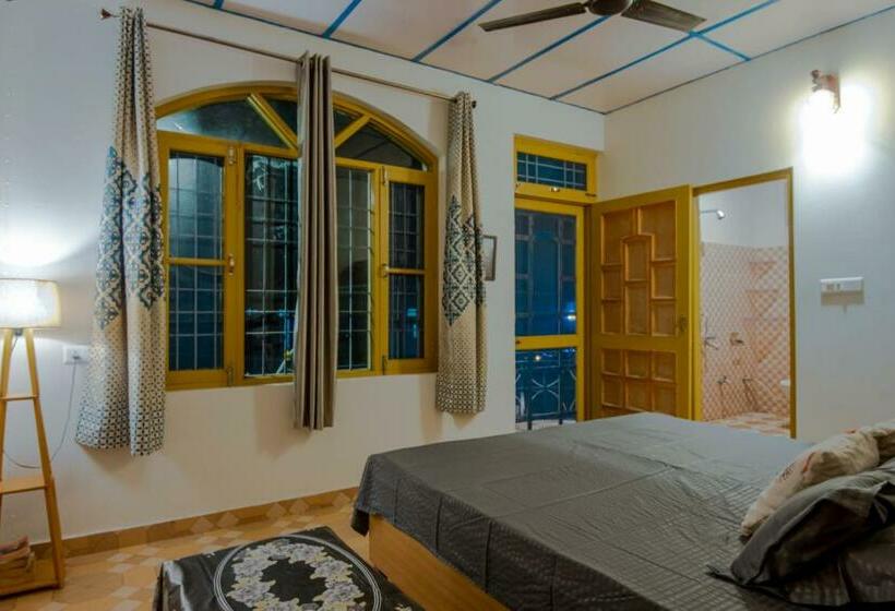 호스텔 Vedants Home Stay Rooms And Dorms
