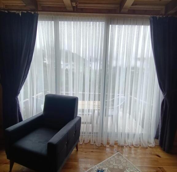 צימר Camelli̇a Dağ Evleri̇