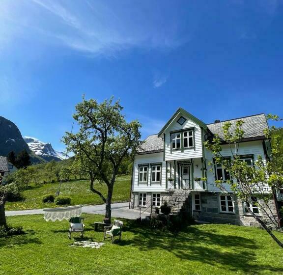 Bed and Breakfast Monshaugen Home