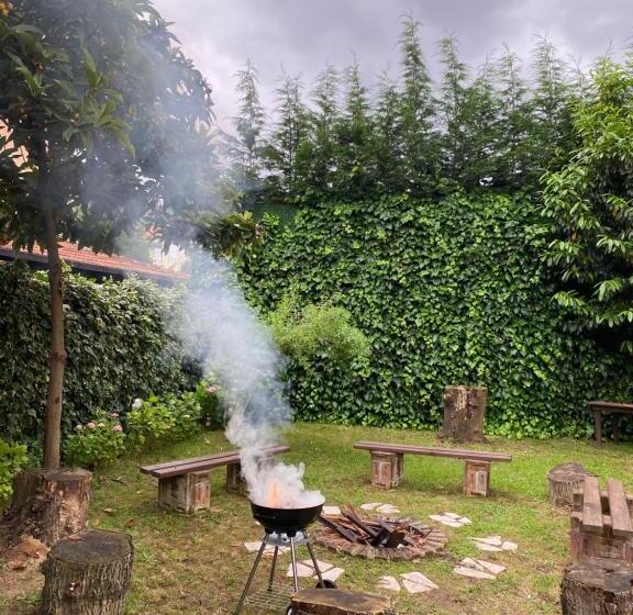 Four Season Villa Apart