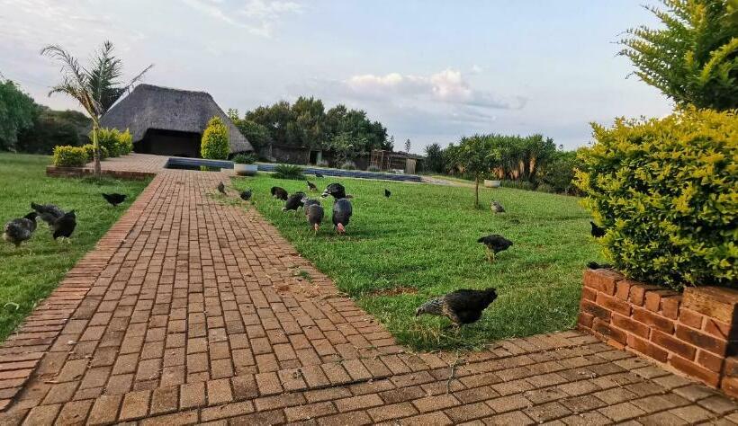 פנסיון Ka Tembe Self Catering Lodge