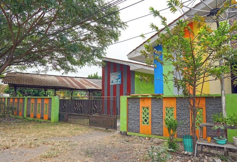 ホテル Spot On 92666 Rumah Kos Arafah Syariah