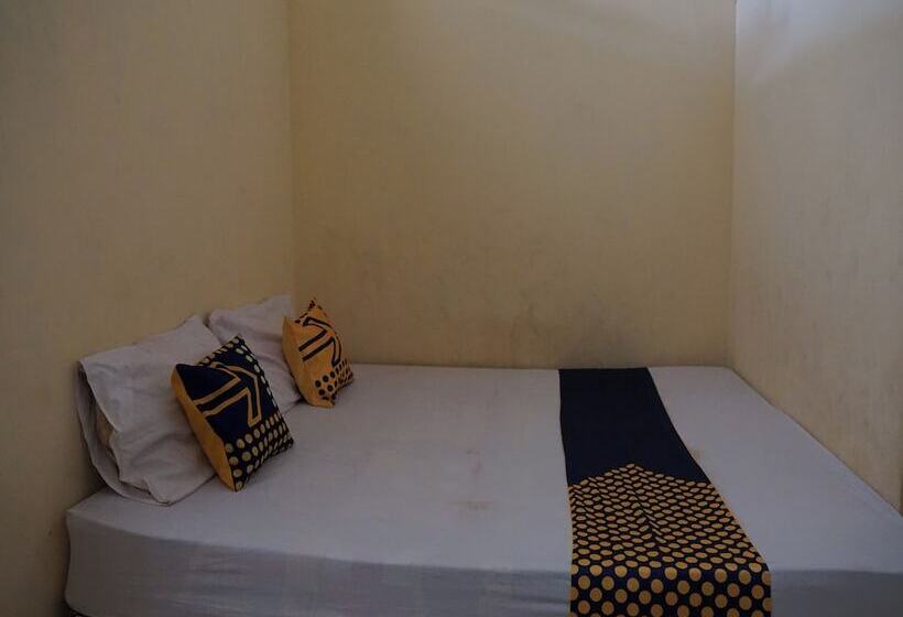 ホテル Spot On 92666 Rumah Kos Arafah Syariah