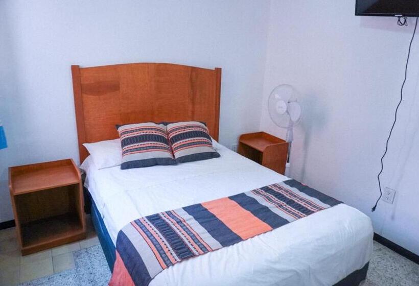 پانسیون Hostal Chocolate Calenda