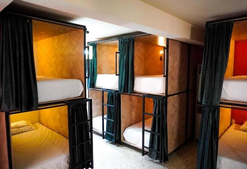 پانسیون Hostal Chocolate Calenda