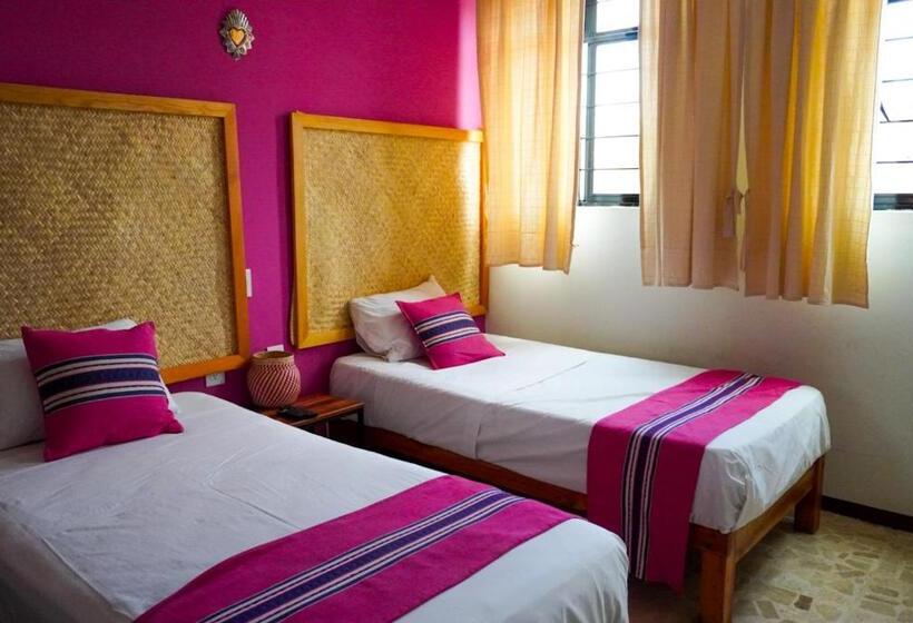 پانسیون Hostal Chocolate Calenda