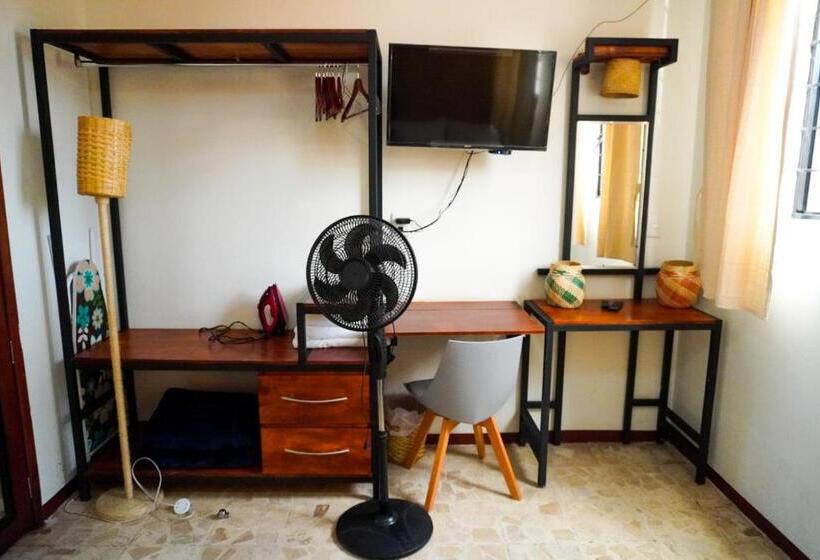 پانسیون Hostal Chocolate Calenda