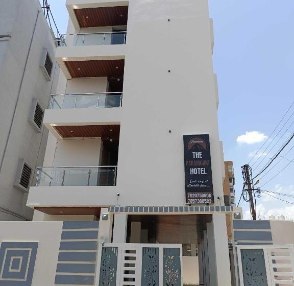 Fabhotel Paramount