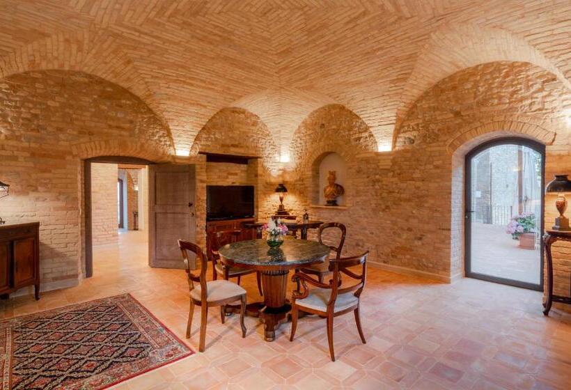 بنسيون Palazzo La Torre