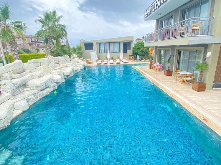 Seren Otel çeşme