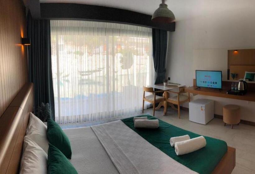 Seren Otel çeşme