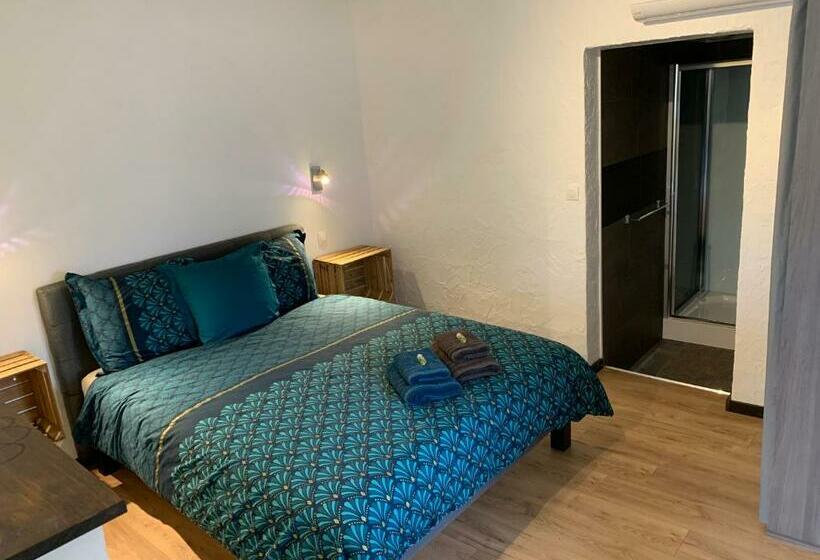 Bed and Breakfast Chambre D Hôtes Naturiste Le Jardin Des Hirondelles