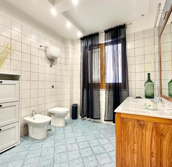 تختخواب و صبحانه Normanni 28   Private And Guest House