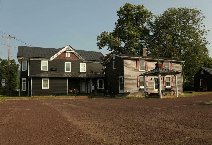 הוסטל Estes Manor   Sperryville Va