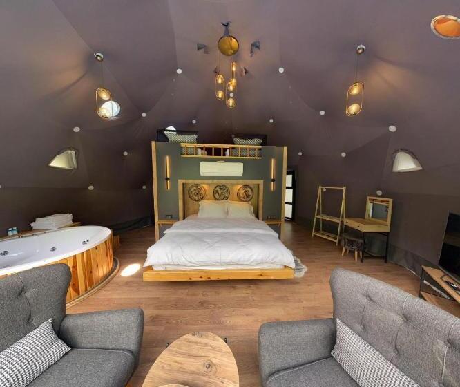 מלון כמוסות Kaledome Orman Evleri