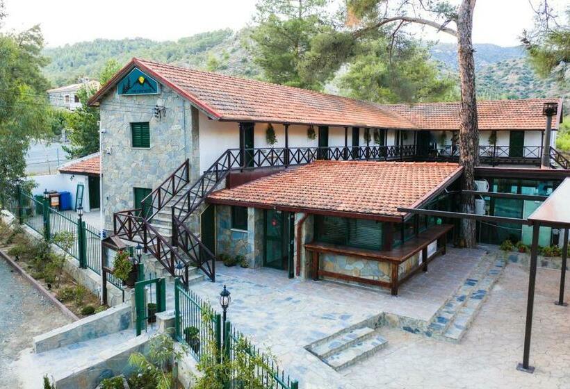 בית מלון כפרי Pine View