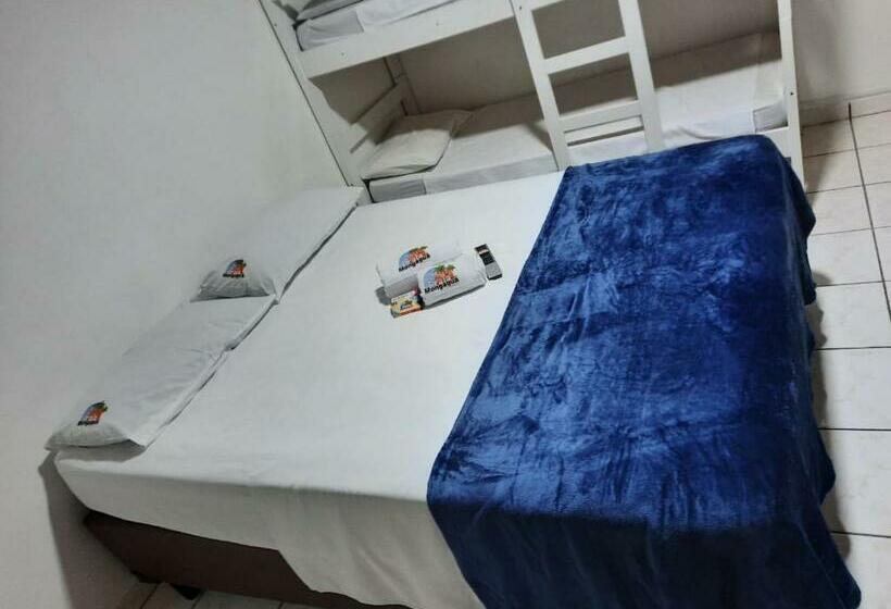 호스텔 Pousada Praia Mongaguá Em Frente Ao Mar Com Piscina E Churrasqueira
