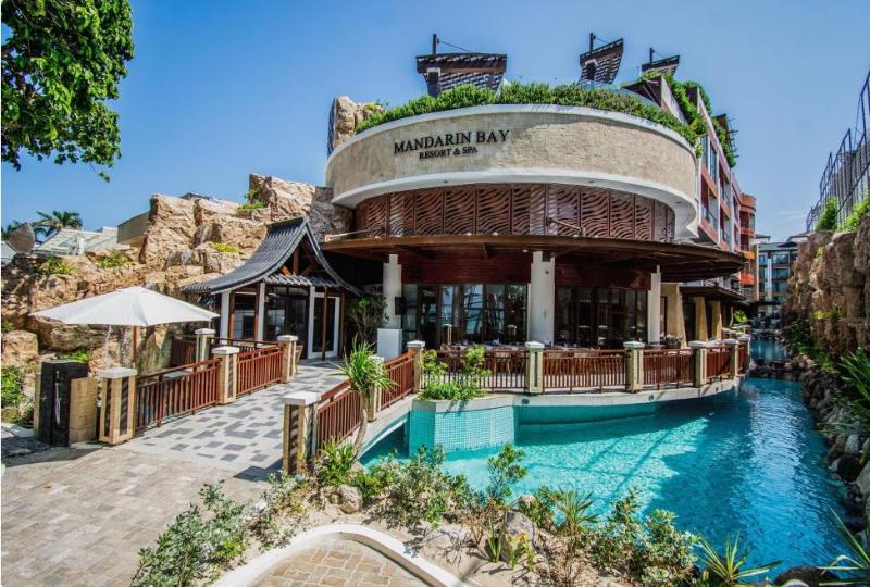 בית מלון כפרי Mandarin Bay Resort And Spa