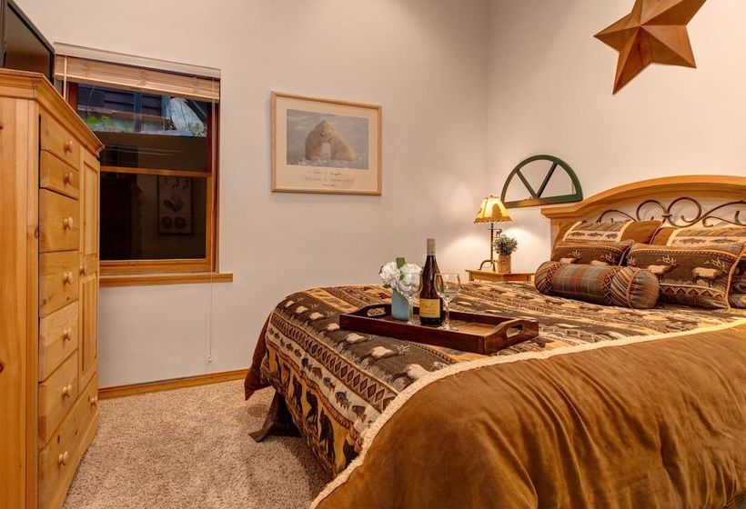 Abode On Woodside