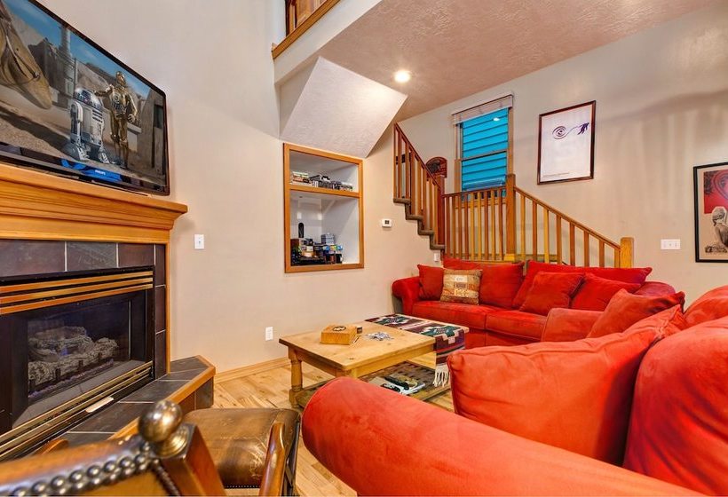 Abode On Woodside