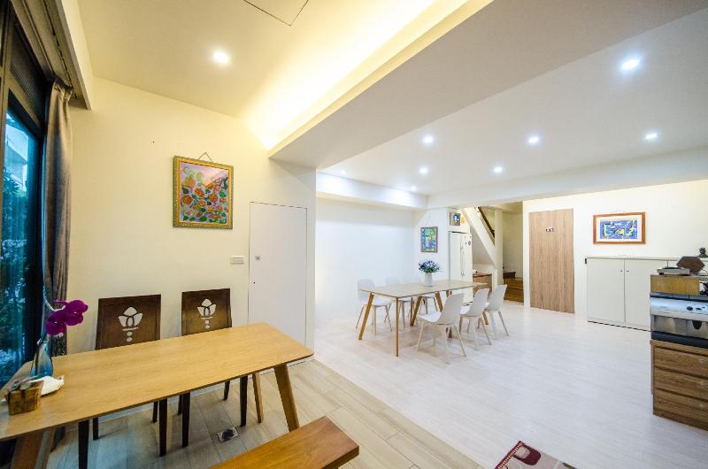 تختخواب و صبحانه Together House