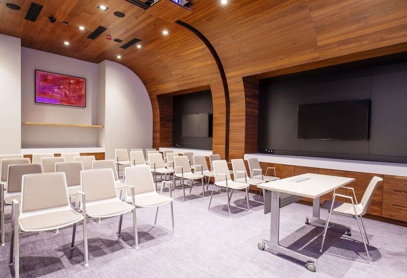 Doubletree By Hilton Hotel Wroclaw