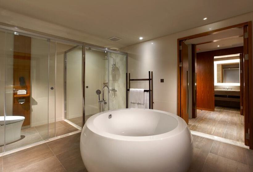 هتل Four Points By Sheraton Penghu