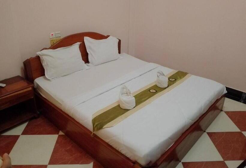 בית מלון כפרי Nawin Palace Guesthouse