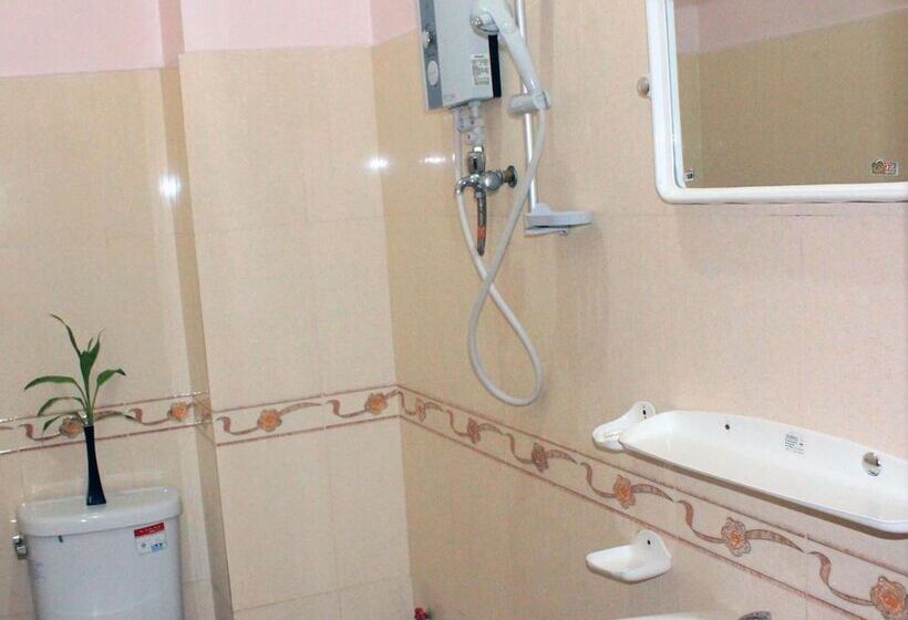 בית מלון כפרי Nawin Palace Guesthouse