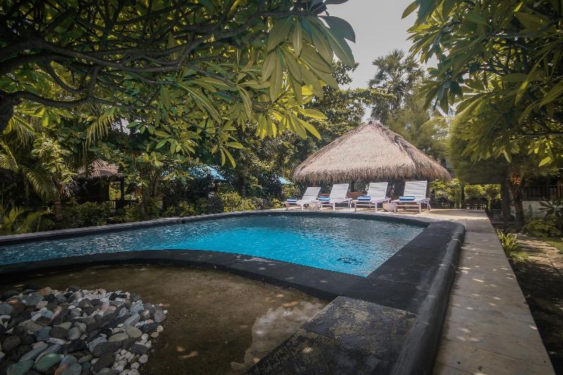 هتل Sejuk Cottages