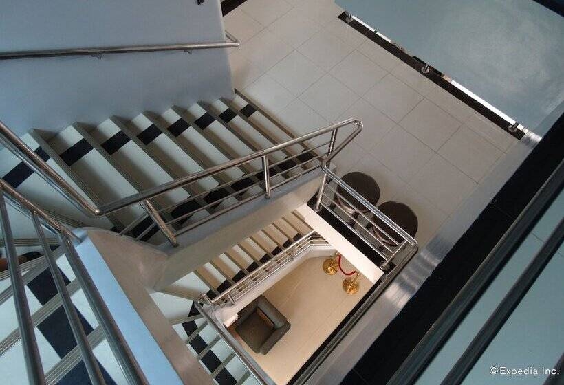 ホテル Peridot Suites