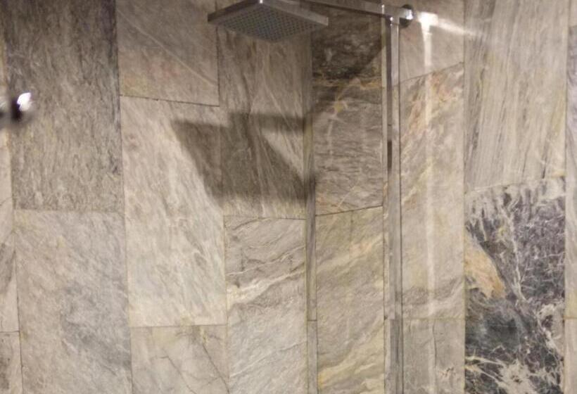 ホテル Peridot Suites