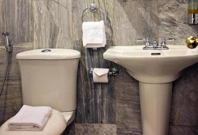 ホテル Peridot Suites