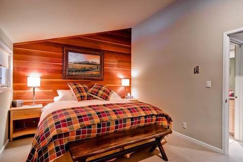 International Village In Warm Springs By Alpine Lodging