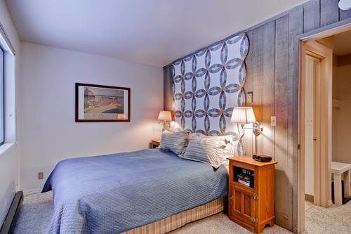 International Village In Warm Springs By Alpine Lodging