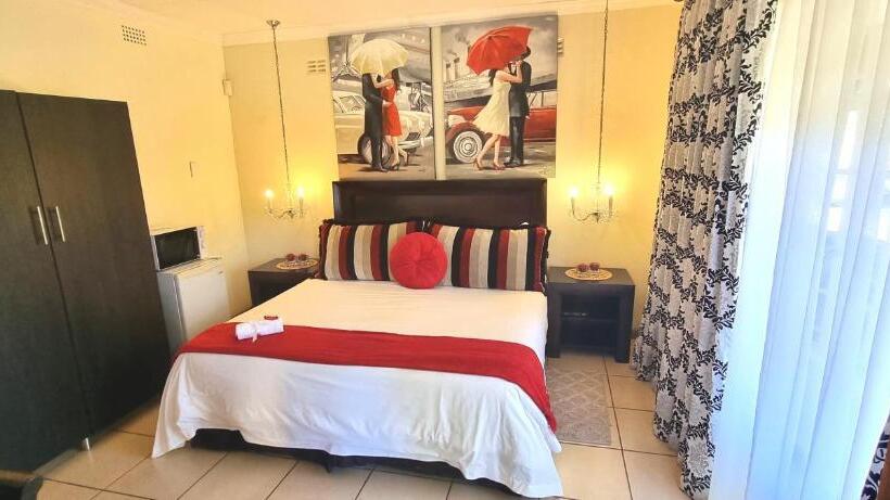 بنسيون La Barune Guest House