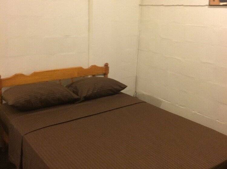 پانسیون Port Lodge