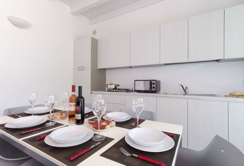 Sirmione Halldis Apartments