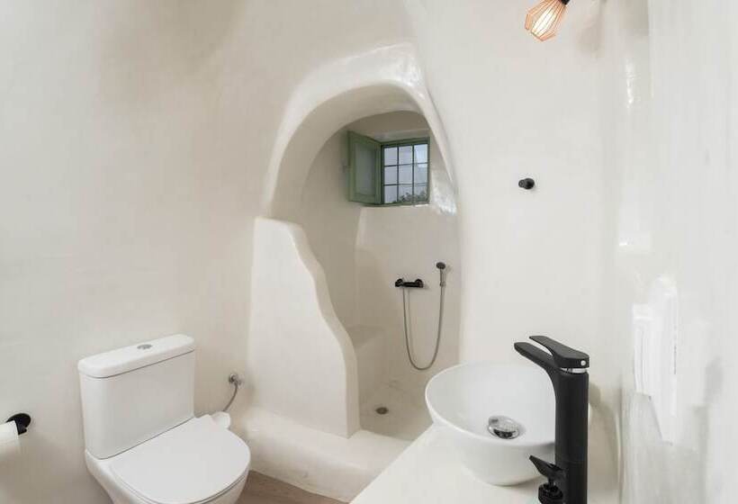 White Orchid Cave House & Studio