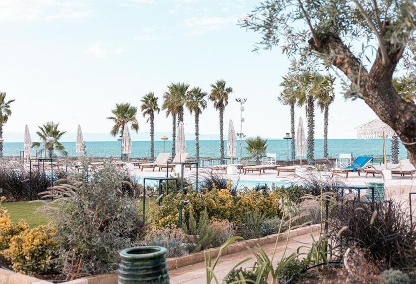 هتل Valerio Resort Beach Club