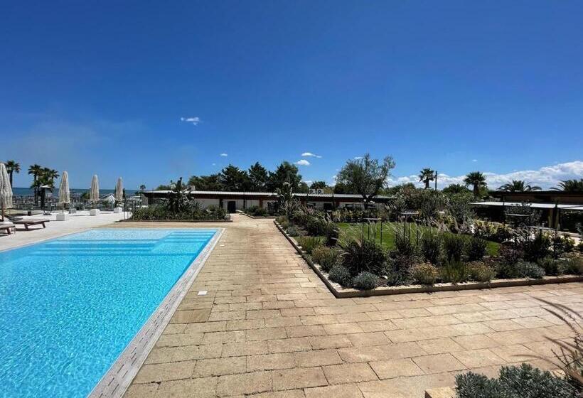 هتل Valerio Resort Beach Club