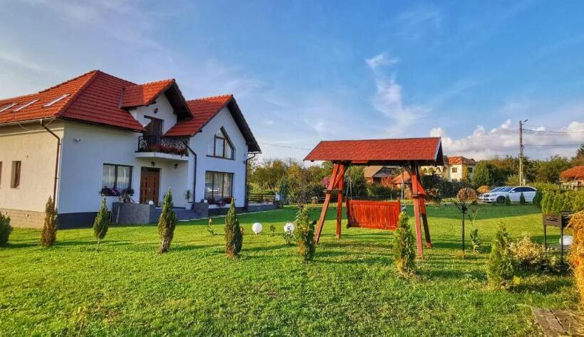 בית מלון כפרי Agropensiunea La Bunici