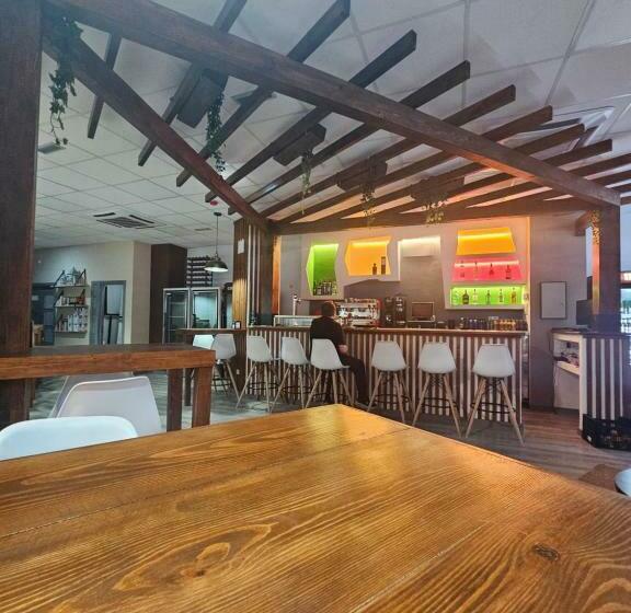 هتل Hostel Llanes