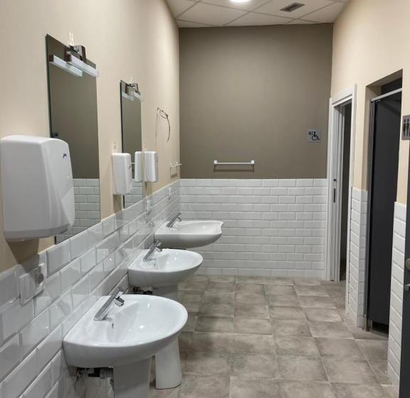 هتل Hostel Llanes