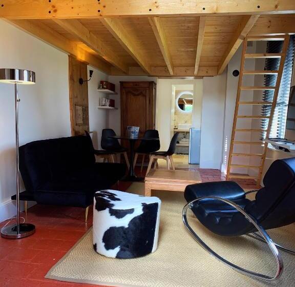 بنسيون Le Petit Chapitre