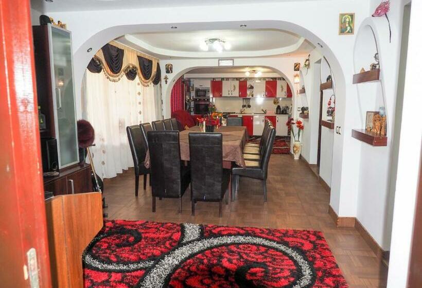 Общежитие Vama Casă De Vacanţă La Marinaru Ratacit