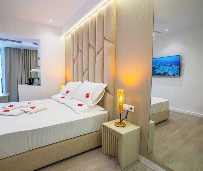 هتل Adam & Eve Suites
