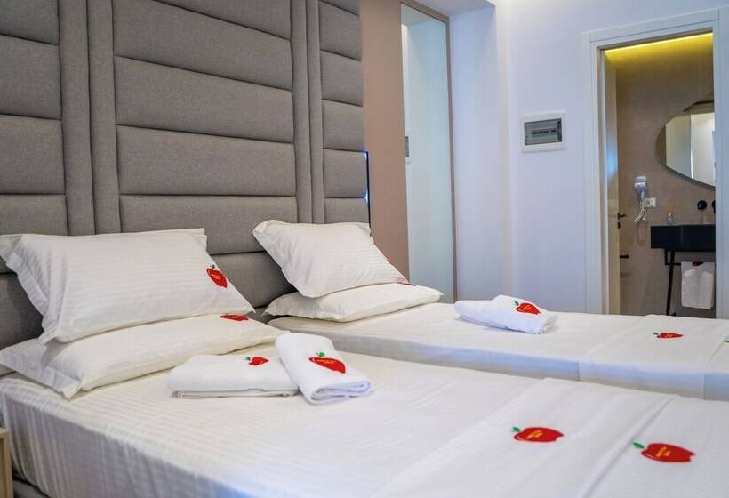 هتل Adam & Eve Suites