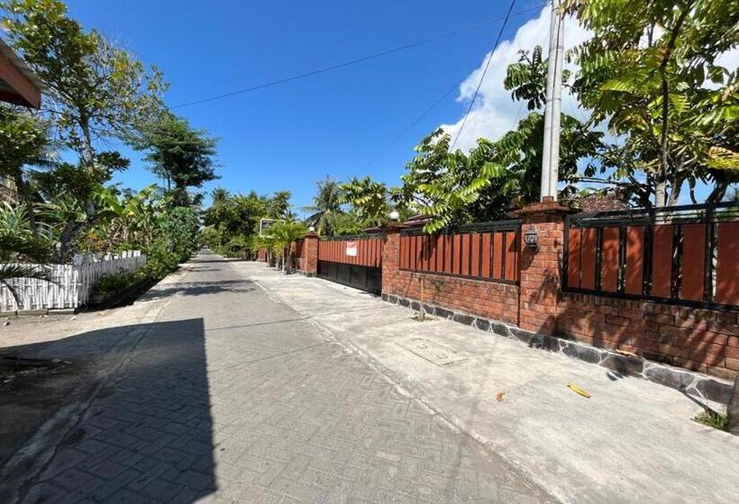 هتل Capital O 92615 Villa Utama D Alas Purwo